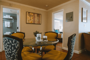 Dining Area - 1 BR Suite[31]